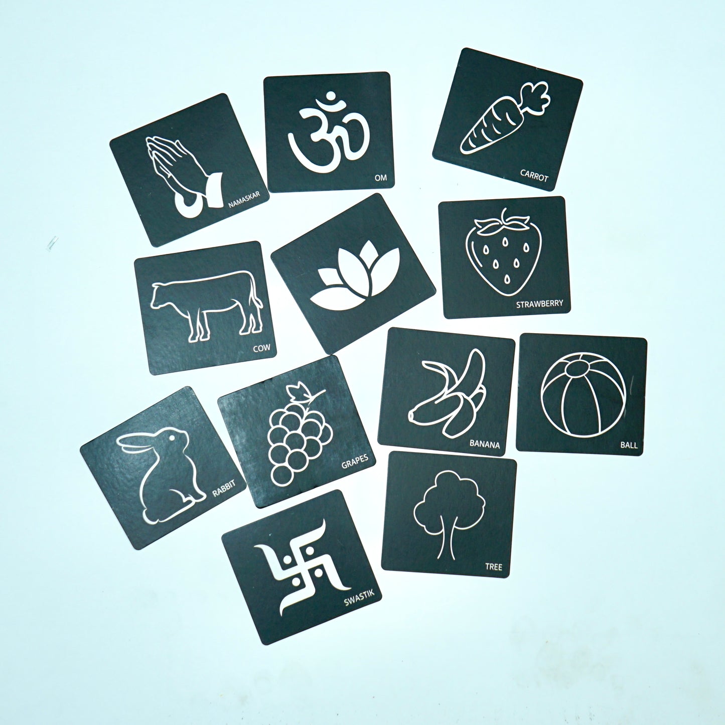 Flash cards - 24 High Contrast Black & White Flash Cards designs